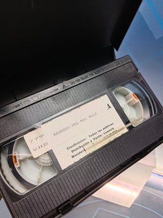 Película en VHS regreso del más allá, con Ana Obregón
