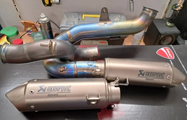 Akrapovic Streetfighter Panigale V4 25/26