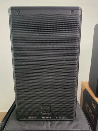 RCF SUB 15-AX y ART 910-A Altavoces