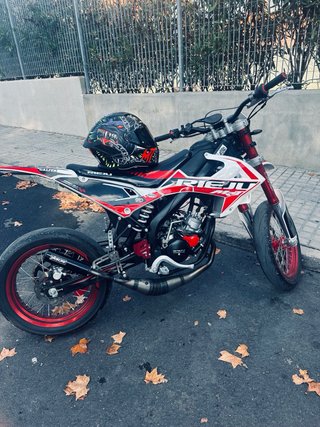 Rieju Supermotard Manual Negra Roja Blanca