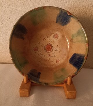Antichi piatti in ceramica
