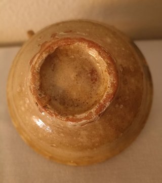 Antichi piatti in ceramica