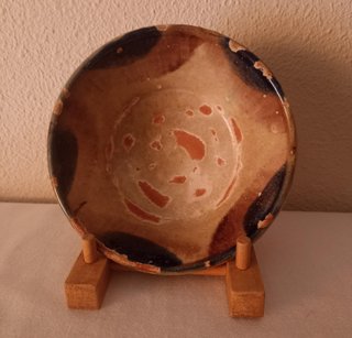 Antichi piatti in ceramica