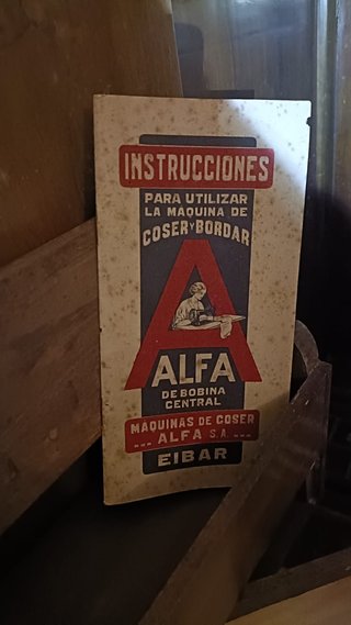 Máquina de coser Alfa vintage