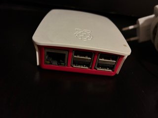 Raspberry Pi 2B con caja frambuesa y SD 4GB