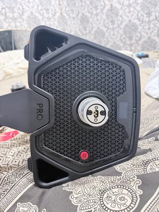 Volante Logitech G PRO DD (PS/PC) 11Nm + Aro - Con