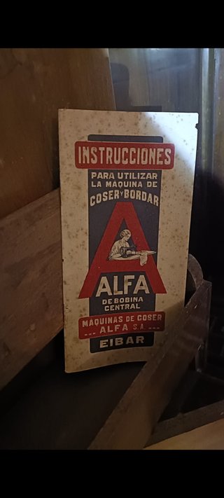 Máquina de coser Alfa vintage