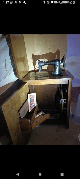 Máquina de coser Alfa vintage