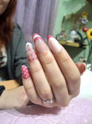 Servicio de uñas Soft Gel desde 10 euros ✨️