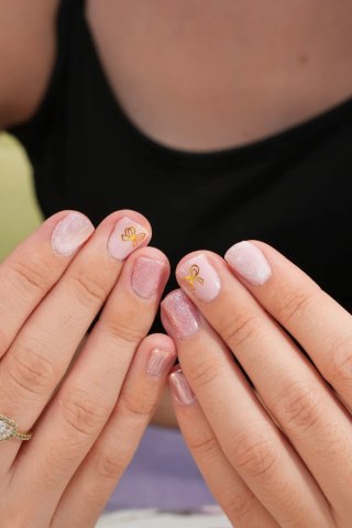 Servicio de uñas Soft Gel desde 10 euros ✨️