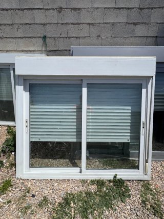 VENTANA CORREDERA DE ALUMINIO CON PERSIANA CLIMALI