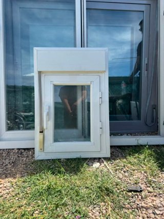 Ventana aluminio abatible Climalit opaca
