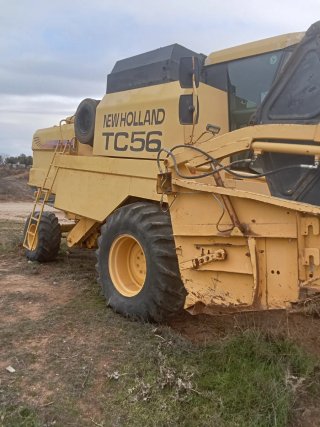 Cosechadora New Holland TC 56