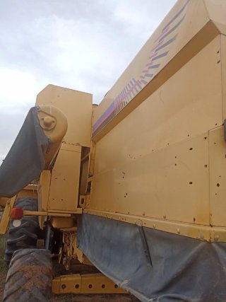 Cosechadora New Holland TC 56