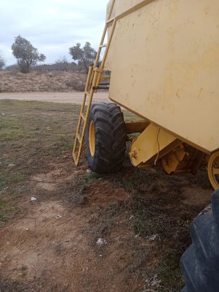 Cosechadora New Holland TC 56