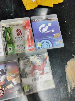 PlayStation 3 con 2 joystick e 5 giochi