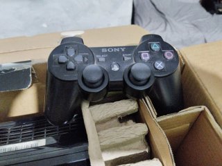 PlayStation 3 con 2 joystick e 5 giochi