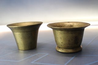 2 Mortai in bronzo con i loro martelli