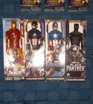 8 Action Figures DC Marvel Supereroi