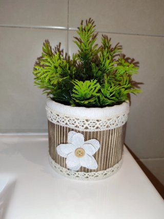 Coppia di vasi decorativi fatti a mano