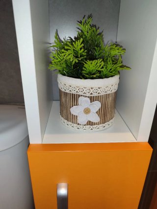Coppia di vasi decorativi fatti a mano