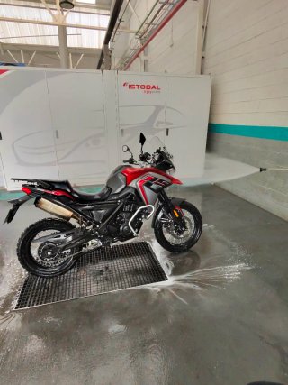 Voge 650 DSX gris/rojo