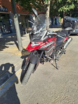 Voge 650 DSX gris/rojo
