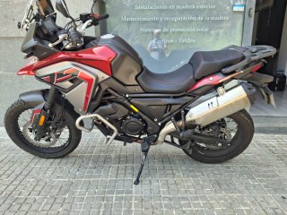 Voge 650 DSX gris/rojo