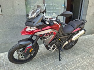 Voge 650 DSX gris/rojo