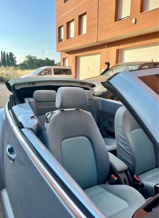 VOLKSWAGEN NEW BEETLE CABRIO 2006