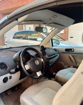 VOLKSWAGEN NEW BEETLE CABRIO 2006