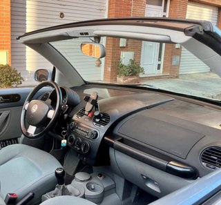 VOLKSWAGEN NEW BEETLE CABRIO 2006