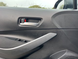 TOYOTA COROLLA SEDAN 1.8 HYBRID STYLE PLUS E-CVT 140 4P
