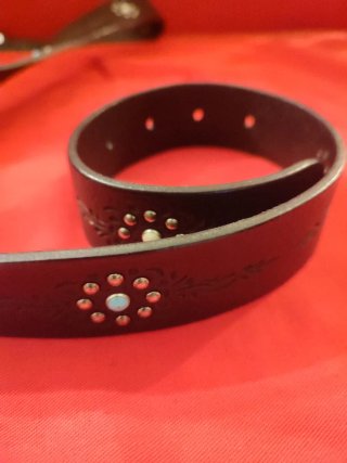 Cintura in pelle nera con fibbia argento