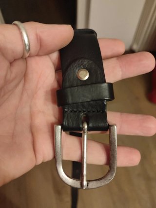 Cintura in pelle nera con fibbia argento