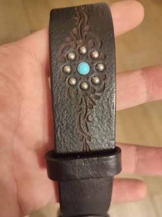 Cintura in pelle nera con fibbia argento