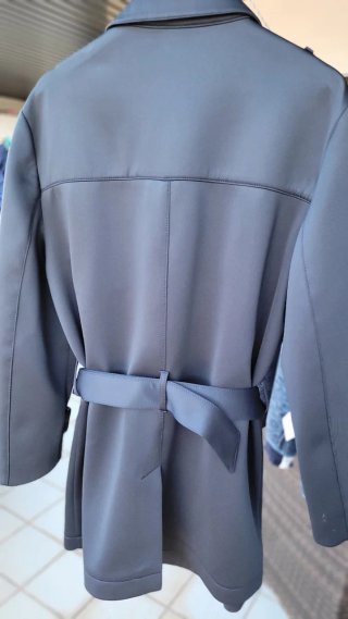 Vendo Gabardina azul marino corta,XL