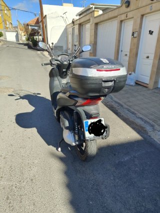 Honda SH 300 Scooter Negra Automática