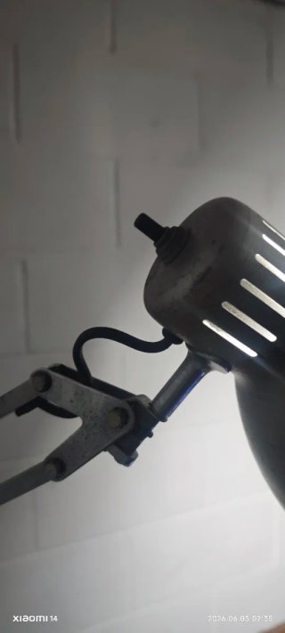 Lámpara de Garaje Metálica Ajustable