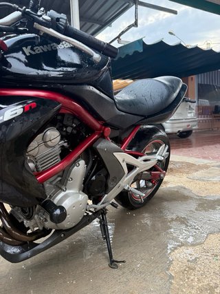 Kawasaki ER-6N leer descripción