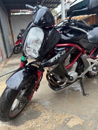 Kawasaki ER-6N leer descripción