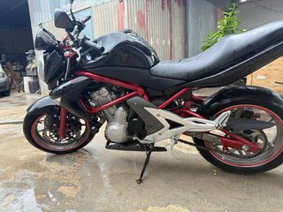 Kawasaki ER-6N leer descripción