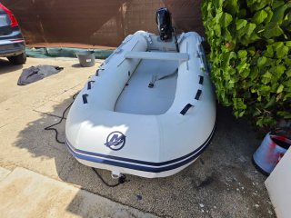 Zodiac 3.20 con motor Mercury 6cv