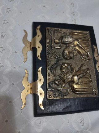 Placa Bronce Caballeros Siglo XVIII
