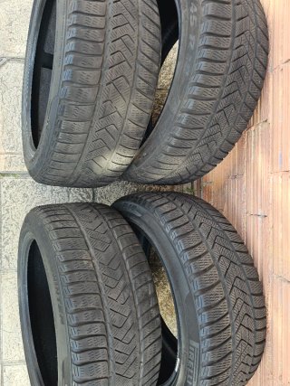 Neumáticos invierno Pirelli Sottozero 3 235/45 R18