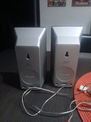 Altavoces Philips Negros