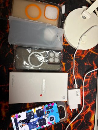 Xiaomi 15T Con Seguro, Fundas y Cargador.