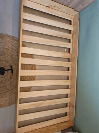 Cama Montessori de madera