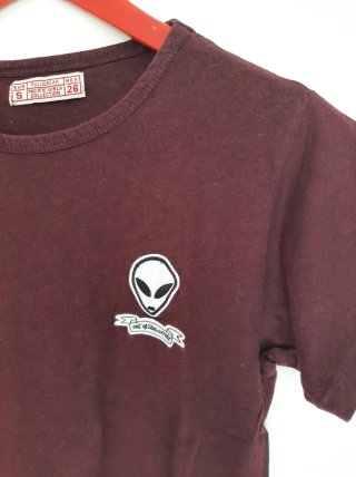 Camiseta con estampado de alien