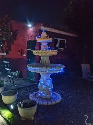 Fuente de piedra blanca de 3 niveles+bomba 2,10X1m